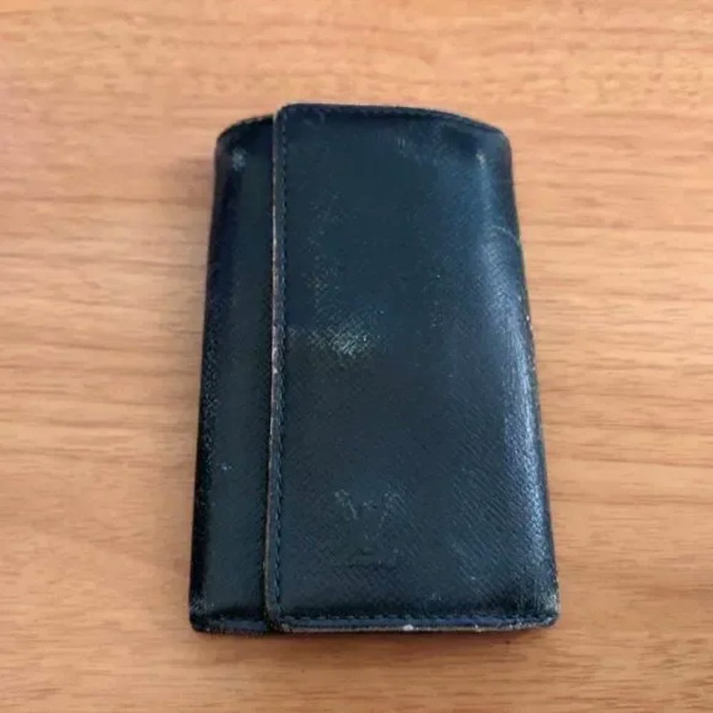 Louis Vuitton Taiga Key Case/Wallet #186💥PRICE DROP💥